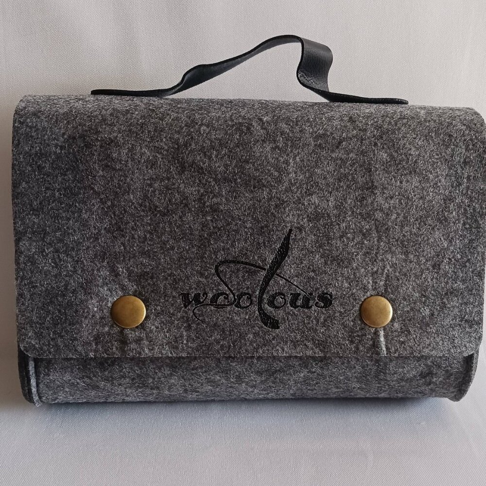 Set of 6 Large Woolous Wool Dryer Ball Set W/ Handled Felt Carry Case U.S.A.